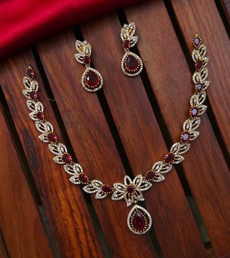 Victorian Leaf Design White and Red Stone Necklace