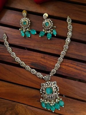 Victorian Finish AD Stones Pendant Necklace