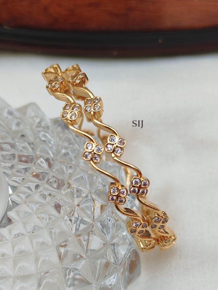 Imitation White Flower Bangles