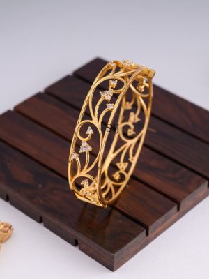 Gold Finish Openable Designer Bangle