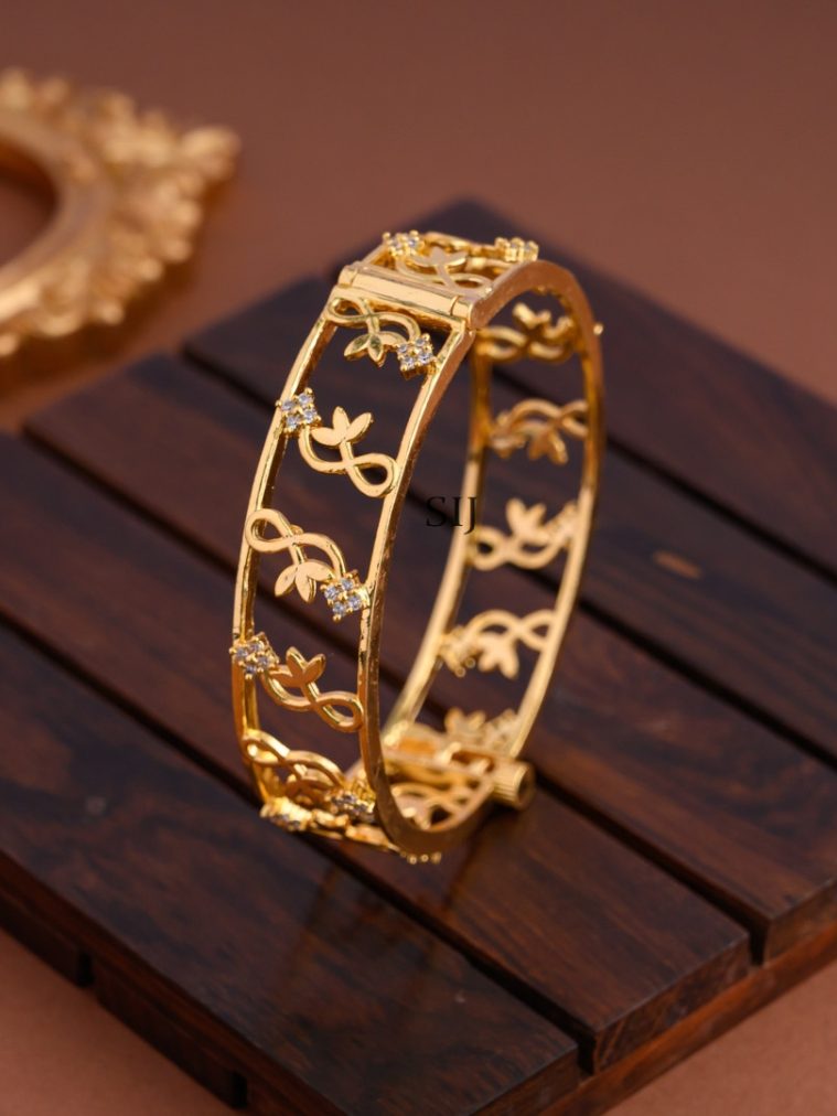 Floral Gold Finish Openable Designer Bangle