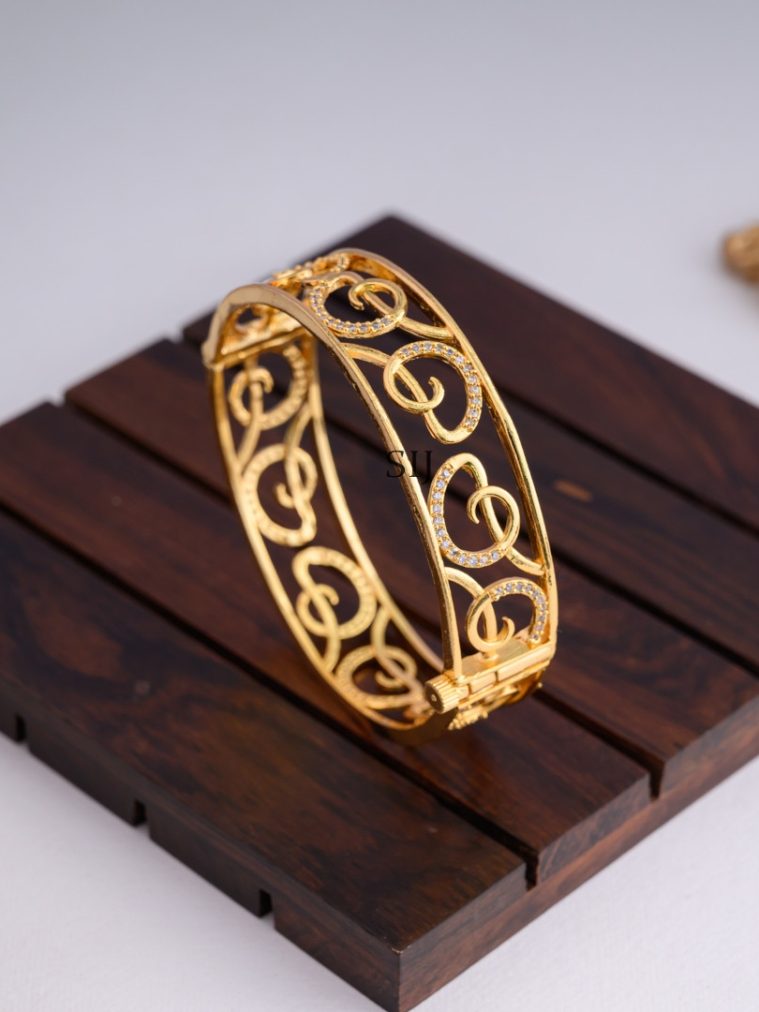 Gold Finish Openable Designer Bangle
