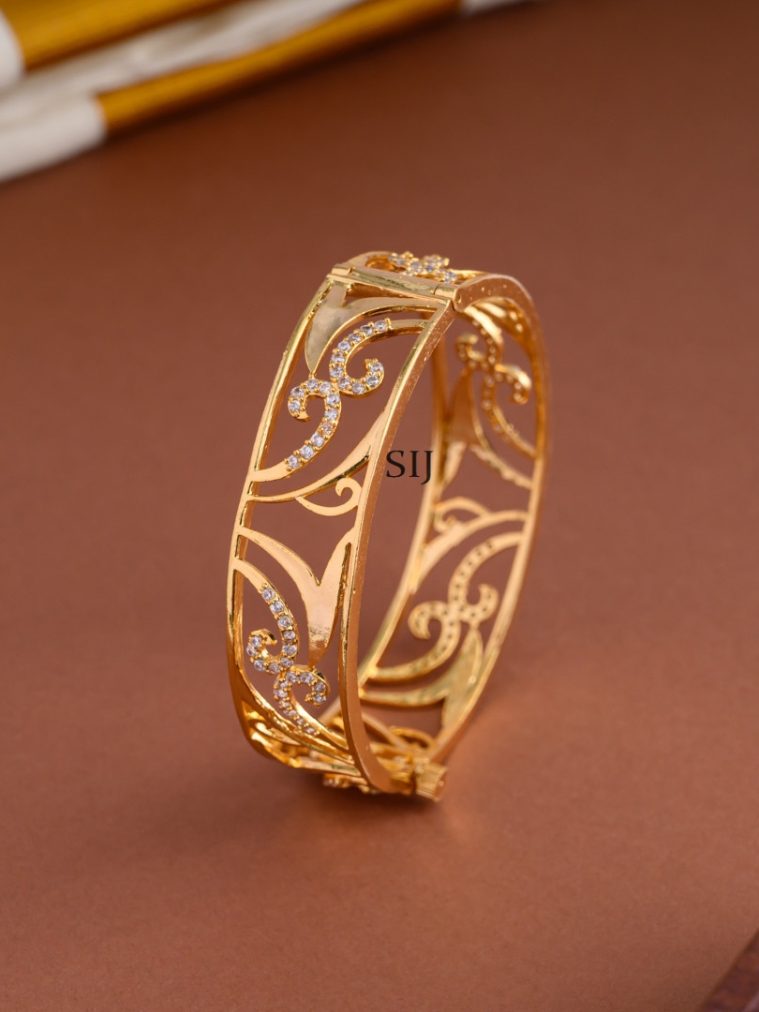 Curvy AD Gold Finish Openable Designer Bangle