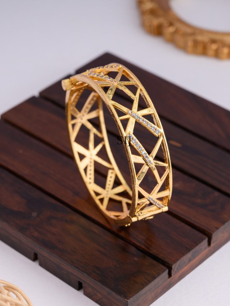 Gold Finish Openable Designer Bangle