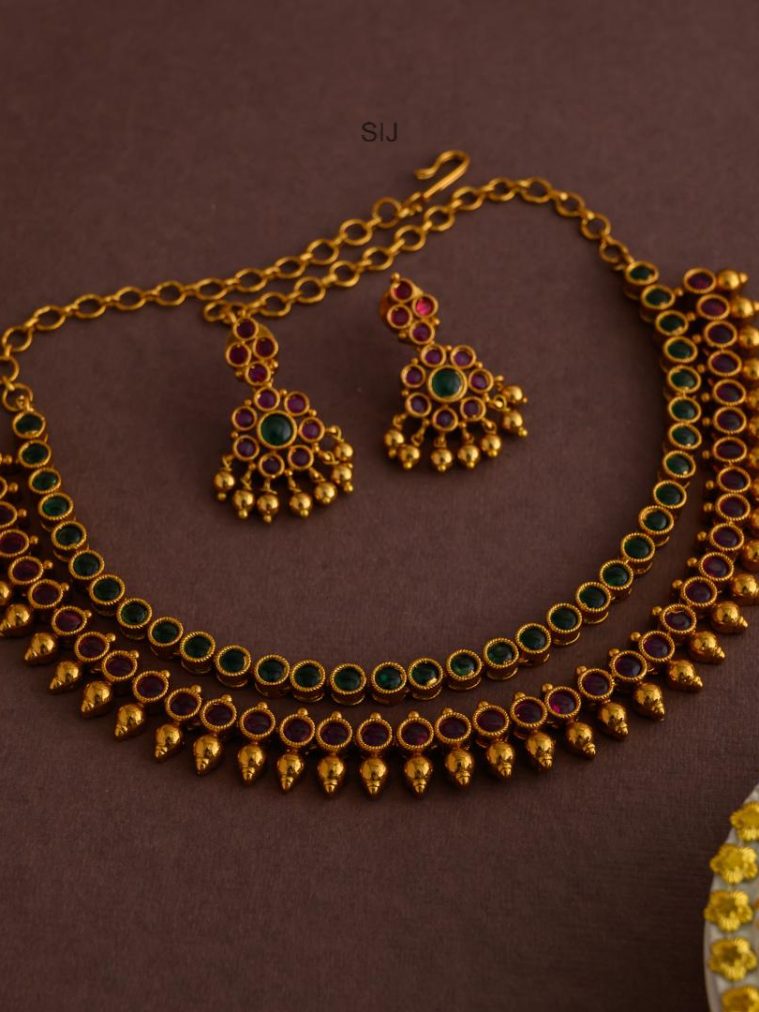 Gold Finish Two Layers Kemp Stones Necklace