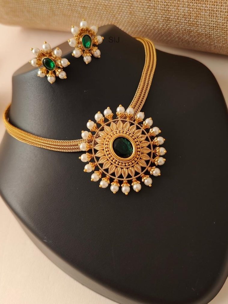 Imitation Dark Green Stone Flower Pendant Attigai Necklace