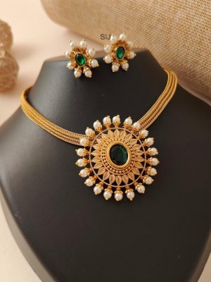 Imitation Dark Green Stone Flower Pendant Attigai Necklace