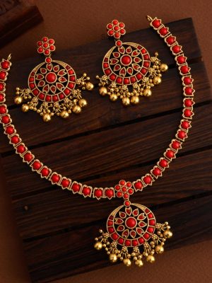 Gold Look Alike Kemp and Coral Beads Attigai Necklace