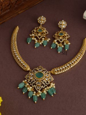 Victorian Style Pastel Green Hasli Necklace