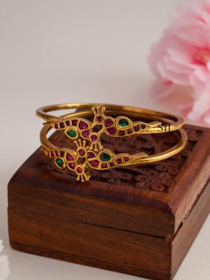 Peacock With Kemp Stone Bangle