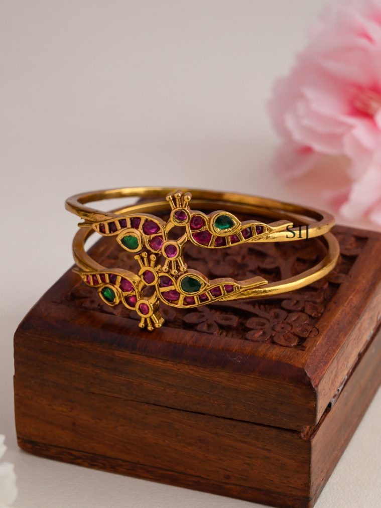 Peacock With Kemp Stone Bangle