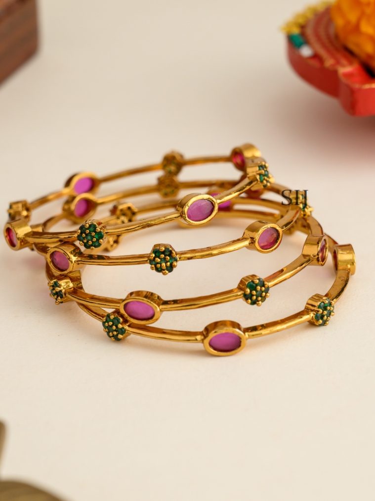 Set of 4 Kemp Stones and Green Stones Flower Bangles