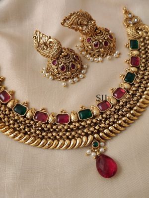 Imitation Kemp Stone Necklace