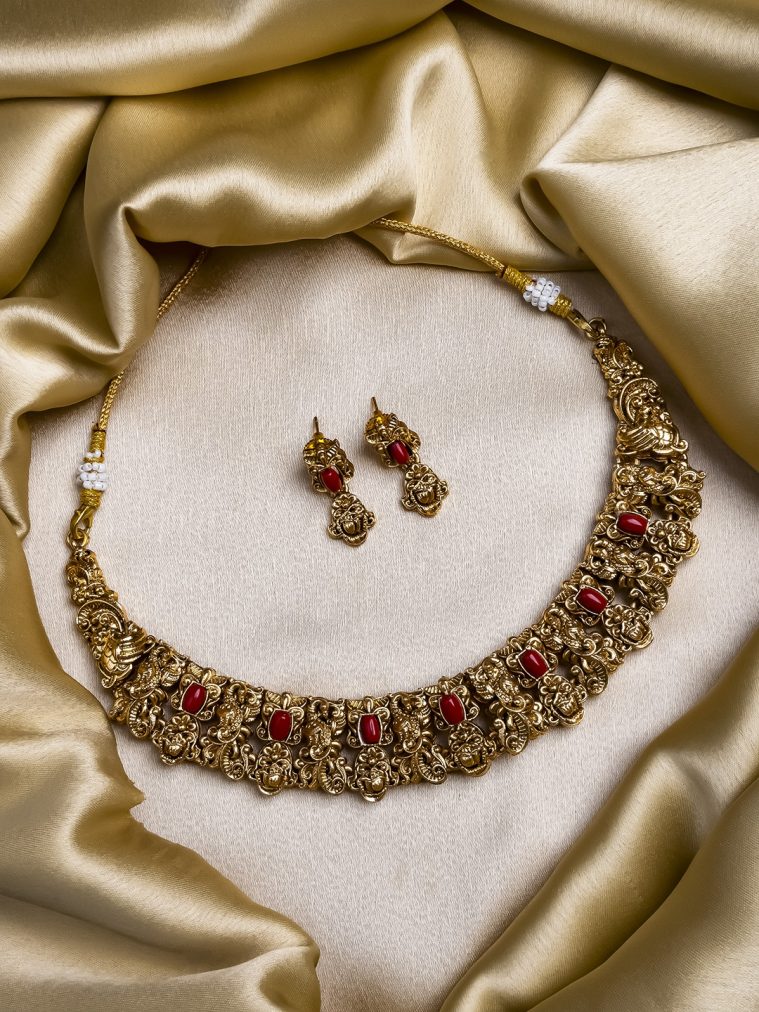 Antique Matte Finish Coral Stones Studded Necklace Set