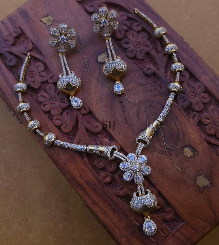 Floral Design AD Stones Necklace Set