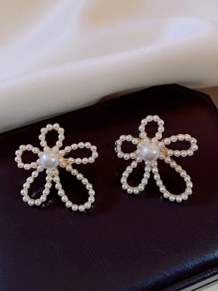 Floral Design Pearls Studded Ear Studs