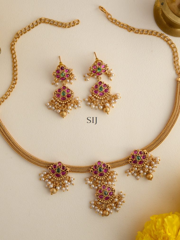 Floral Design kemp Stone Pearl Dropped Necklace Set
