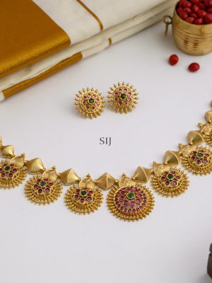 Gold Finish Floral Kemp Necklace