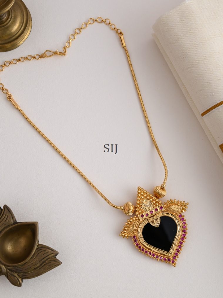 Leaf Green Palakka with Pink Stone Chain &Pendant