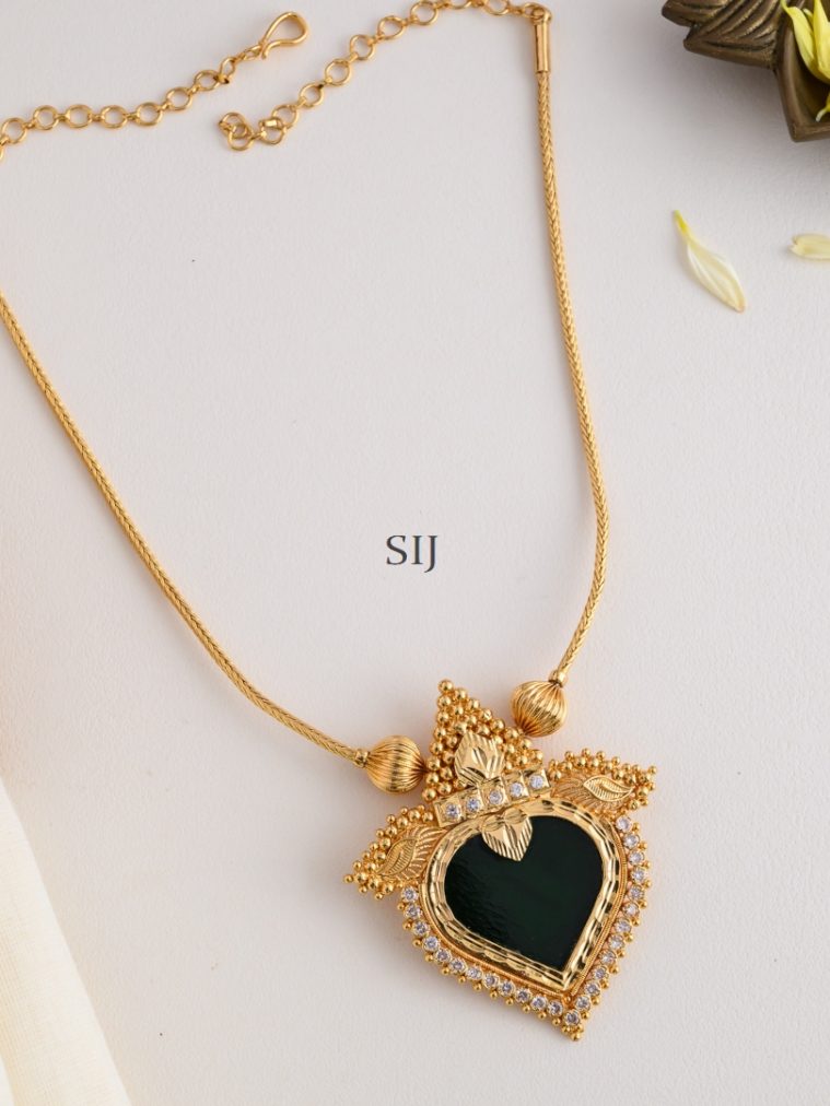 Leaf Green Palakka with White Stone Necklace