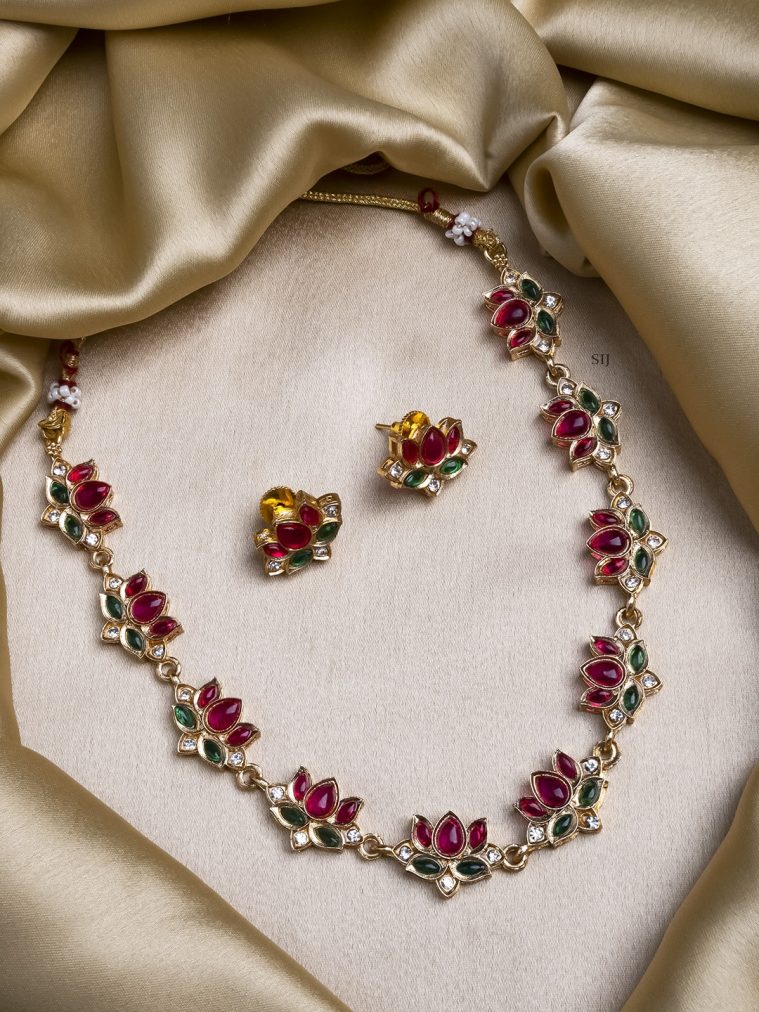 Lotus Design Ruby Green Kemp Stones Necklace Set