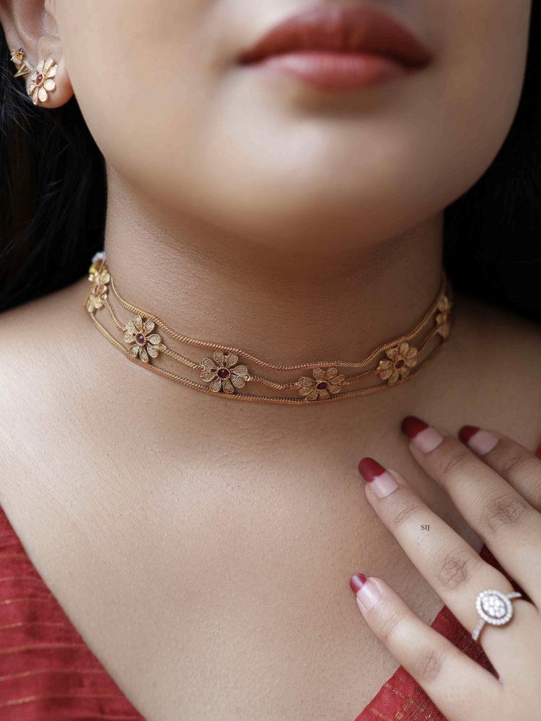 Matte Finish Floral Design Choker Set