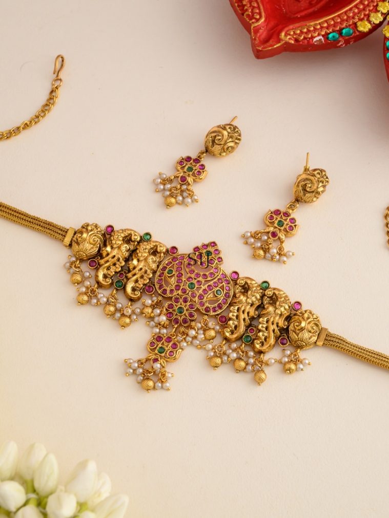 Peacock Motif Kemp Stone Necklace Set