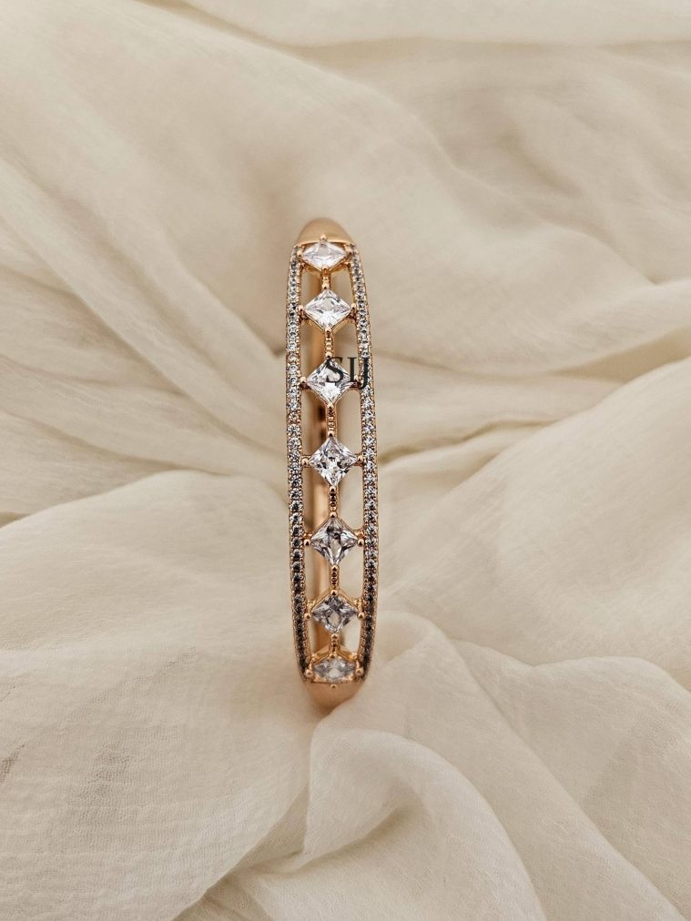Imitation CZ Stone Openable Bracelet