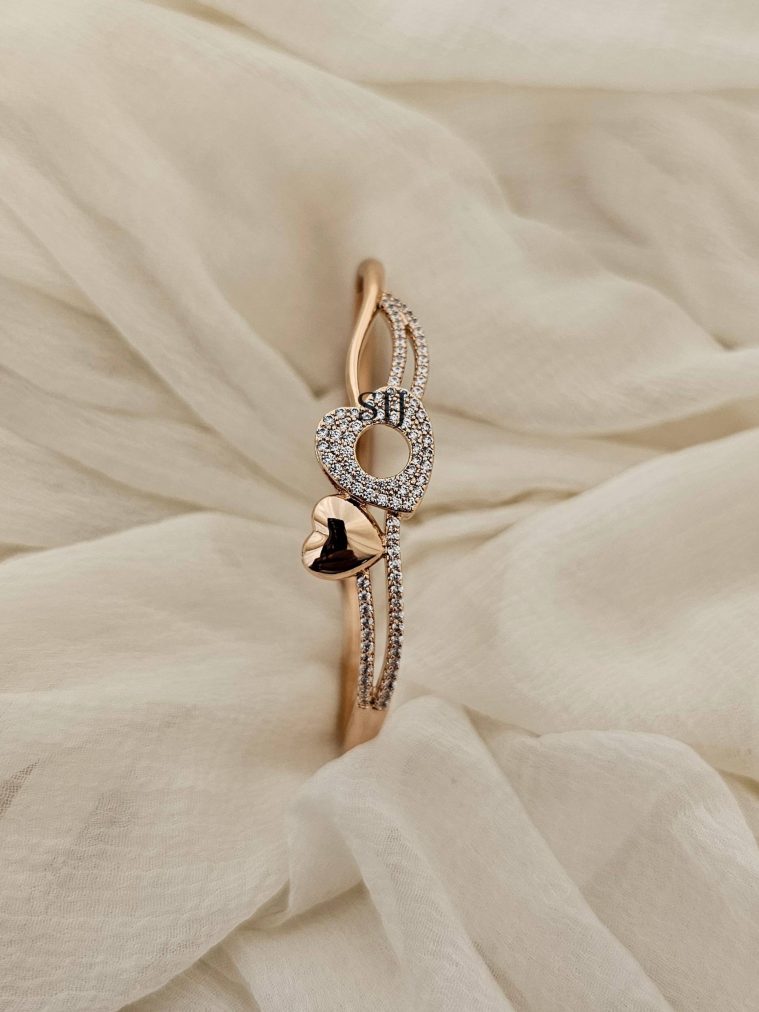 Heart Design CZ Stones Openable Bracelet