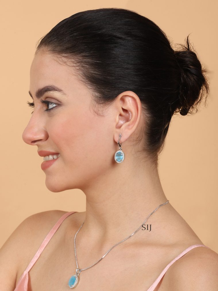 Silver Plated Ocean Blue Oval Shaped Pendant Set