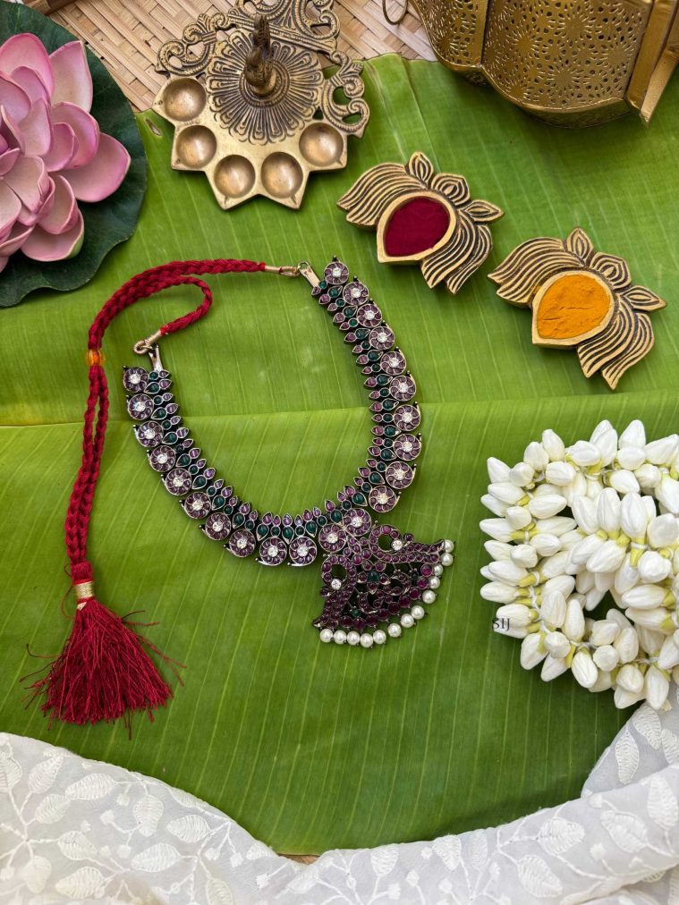Traditional Precious Black Polish Kemp Necklace