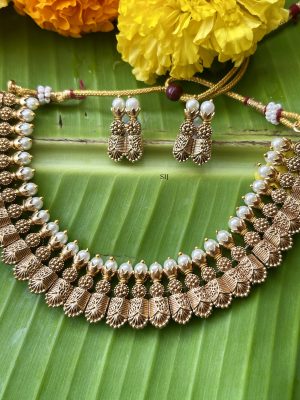 Gold Finish Rivet Pearl Necklace Set