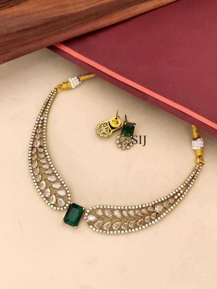 Gold Finish Green Stone Choker Set