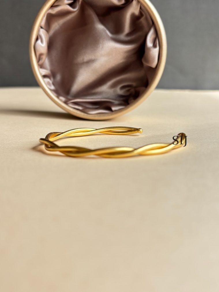 Gold Finish Curve Bracelet