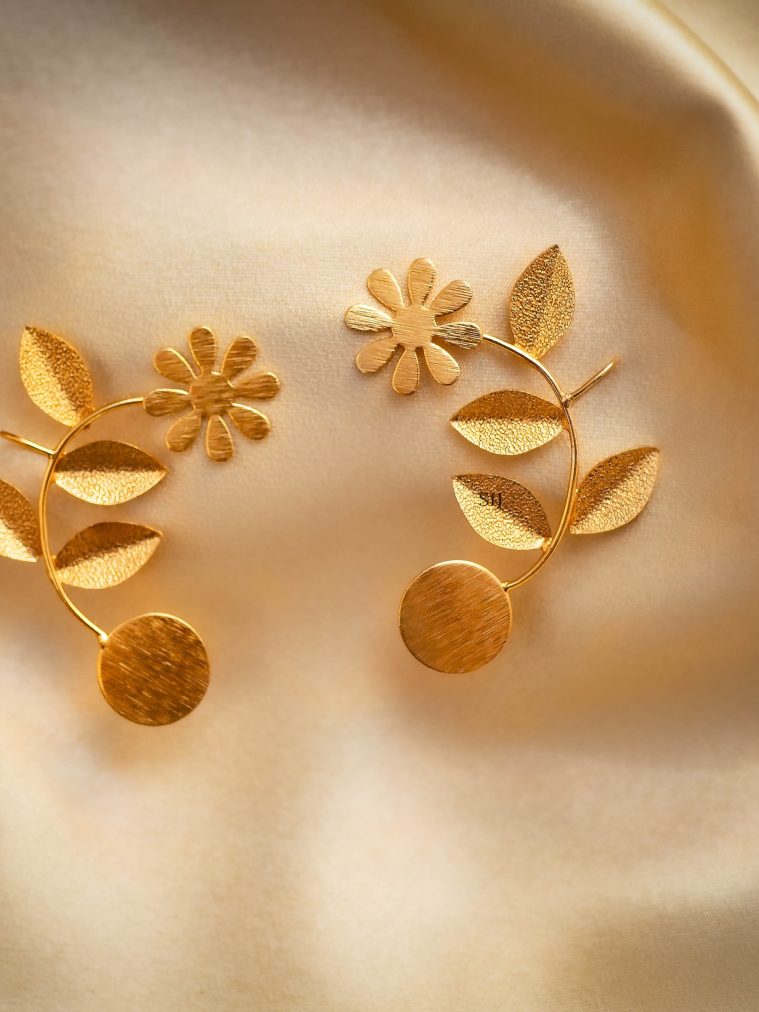 Imitation Full Ear Flower and Vine Leaves Anti Tarnish Earrings