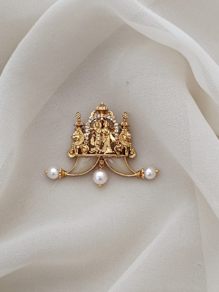 Gold Finish Radhe Krishna Tiger Nail Pendant