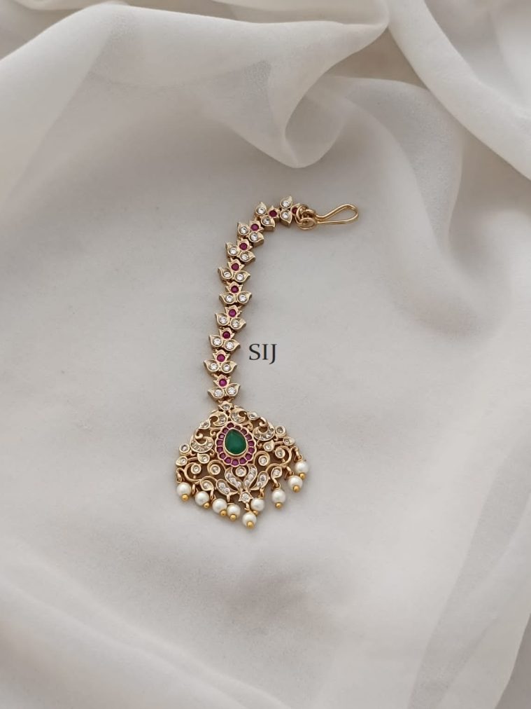Traditional White And Kemp Stones Maang Tikka