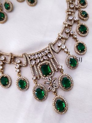 Imitation White And Emerald AD Stones Necklace