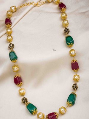 Single Layer Pearl Necklace with Red and Green Beads