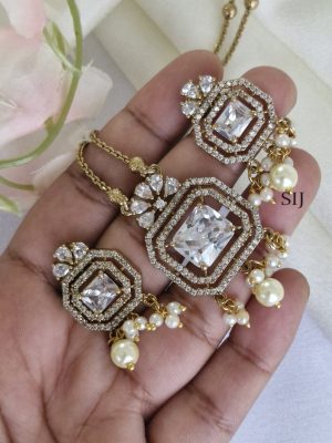 Gold Finish Chain With White Stones Pendant Set