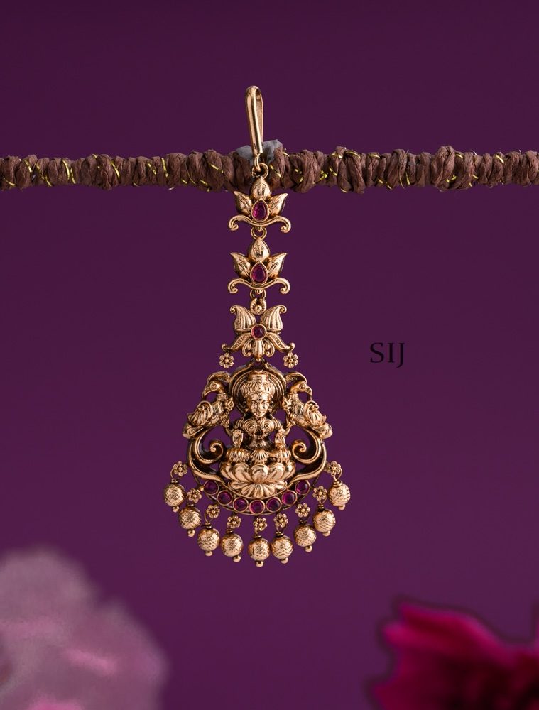 Antique Gold Finish Floral Lakshmi Tikka