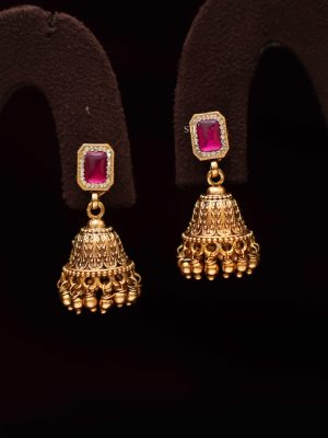 Multi Layers Antique Necklace with Kemp Stones and Golden Balls