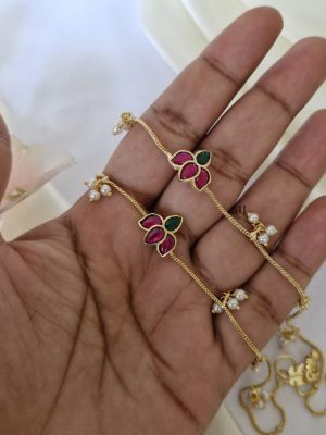 Lotus Design Pearls Hanging Anklets