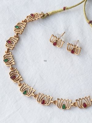 Lotus Designer Simple Necklace Set