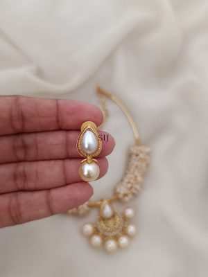 Pearl Clustered Hasli Necklace