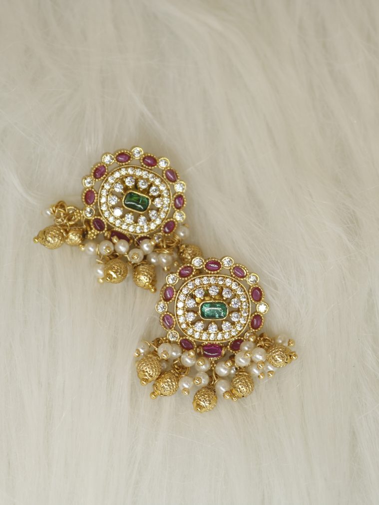 Round Design Kemp Stones Golden Beads& Pearls Hanging Earrings