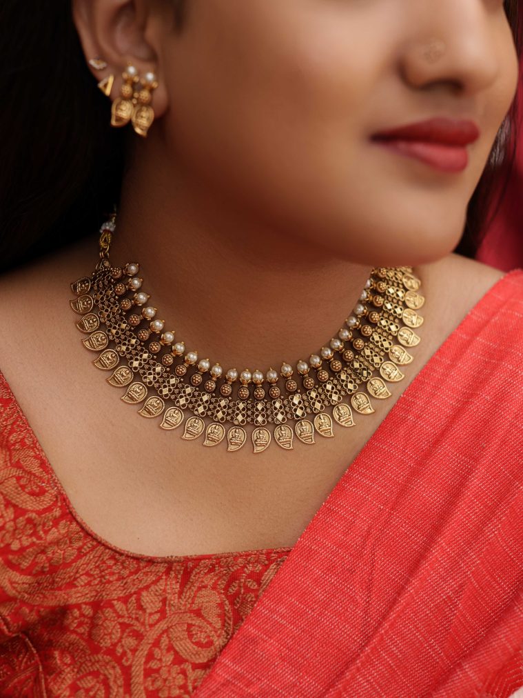 Lakshmi Coin Necklace VARIN01126