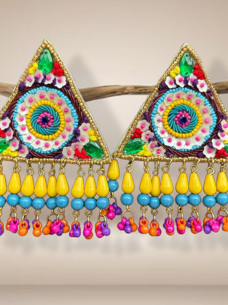 Handcrafted Earrings UNFIE00240