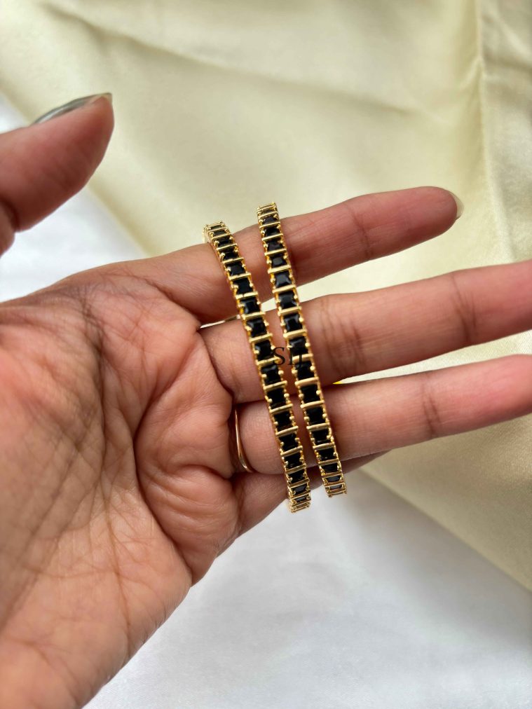 Black Stone Bangles SPAIB02419