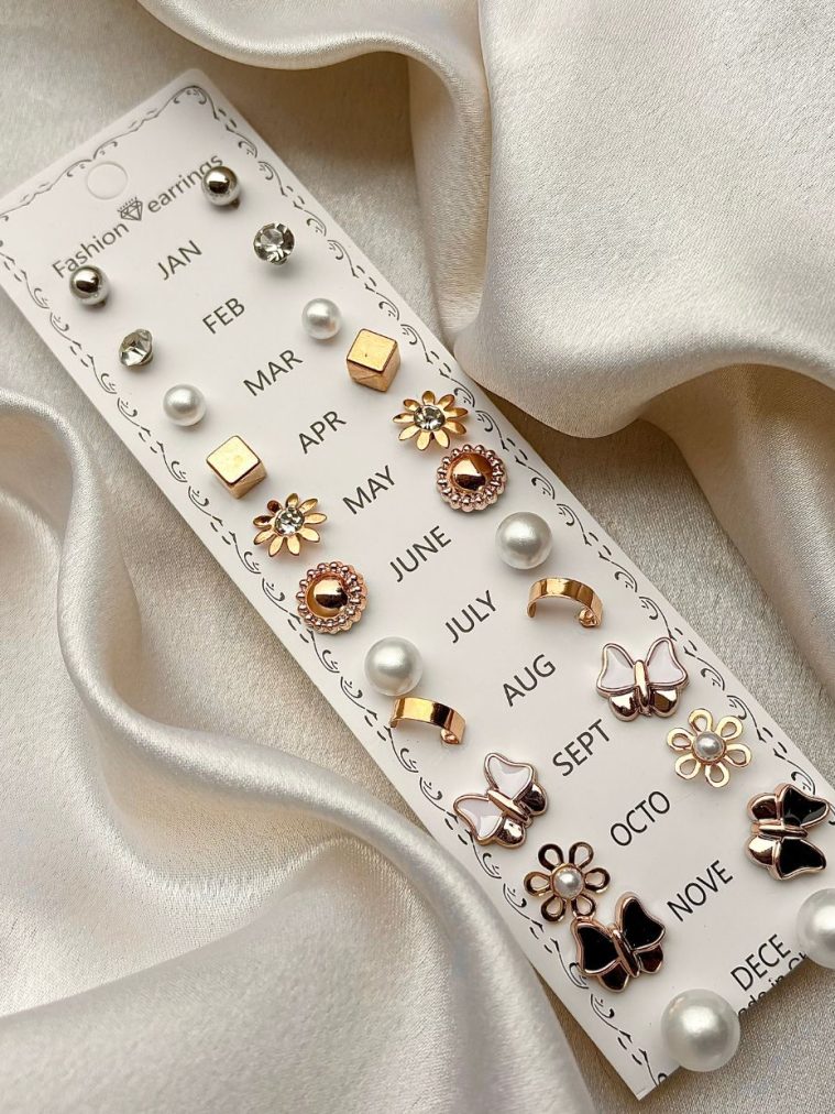 Pack of 12 Stud Earrings UNFIE00245